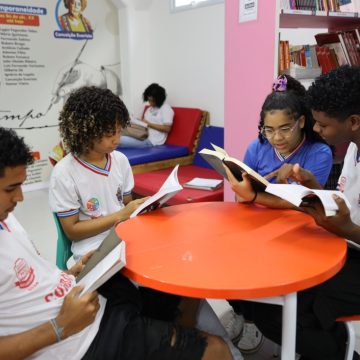 Com investimentos estimados em R$ 62 milhões, programas de apoio à permanência estudantil beneficiam estudantes na Bahia