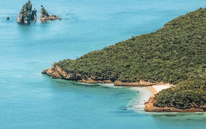 É Verão na Europa: Conheça as melhores praias de Lisboa para curtir dias de descanso e lazer