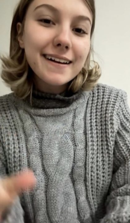 Após anunciar gravidez, influenciadora Isabel Veloso comemora estabilização do câncer: “Estar vivendo isso me deixa muito feliz”