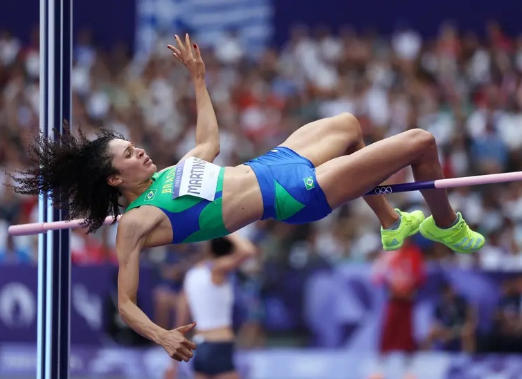 Paris-2024: Brasileira iguala recorde nacional, garante final do salto em altura, mas presença é incerta; entenda