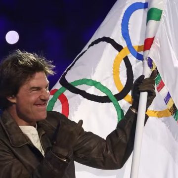 Salto de rapel de Tom Cruise na cerimônia de encerramento viraliza na web