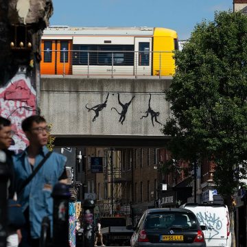 Pelo terceiro dia consecutivo, Bansky assume autoria de mural em Londres