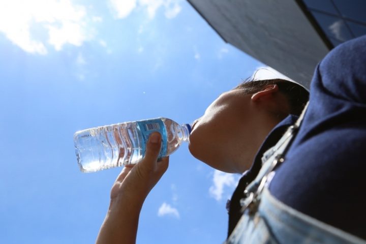 Festivais e grandes eventos deverão fornecer água gratuita ao público até o fim do ano, determina governo