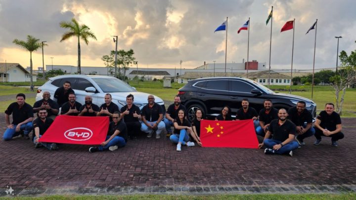 Primeira turma de colaboradores da fábrica da BYD de Camaçari (BA) viaja para intercâmbio na China