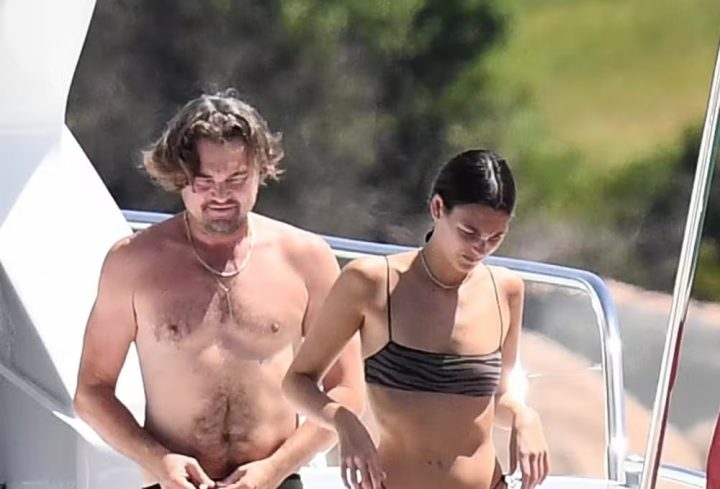 Leonardo Di Caprio curte passeio de iate acompanhado da namorada na Sardenha