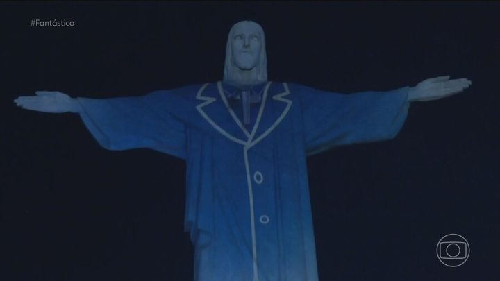 Cristo Redentor ganha iluminação especial em homenagem a Silvio Santos