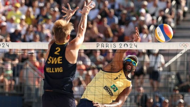 Paris-2024: Brasileiros Evandro e Arthur são eliminados no vôlei de praia