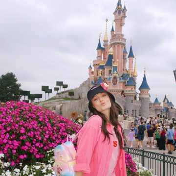 Larissa Manoela compartilha registros de viagem à Disney de Paris: ‘Meu lugar favorito’