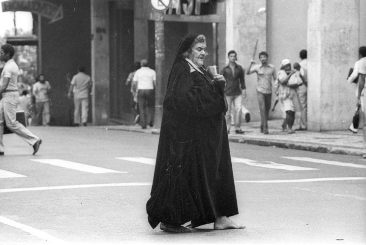 Quem era a Mulher de Roxo? Livro recém-lançado resgata memória sobre figura que marcou história em Salvador