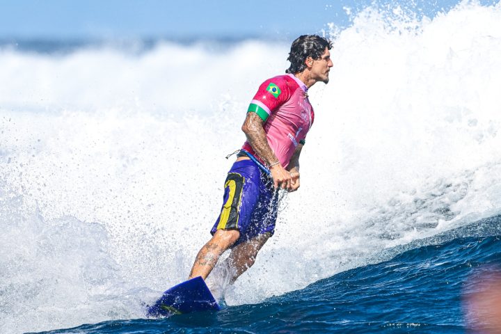 Organização adia disputa das semifinais do torneio de surfe olímpico
