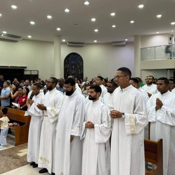 28 seminaristas da Arquidiocese de Salvador realizam missão no bairro do Vale dos Lagos