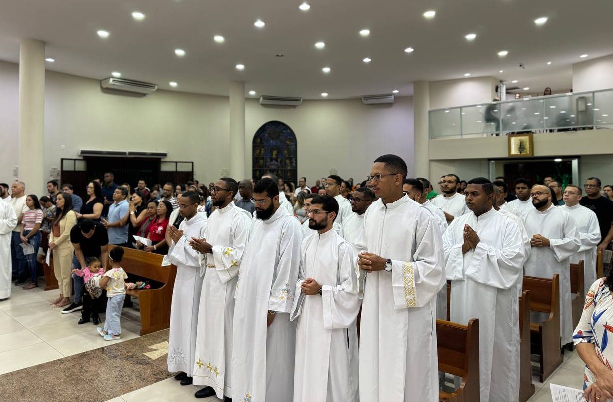 28 seminaristas da Arquidiocese de Salvador realizam missão no bairro do Vale dos Lagos