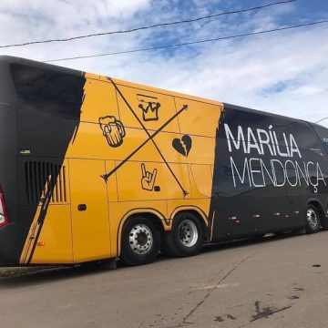 Ônibus de Marília Mendonça é leiloado por R$ 1,6 milhão