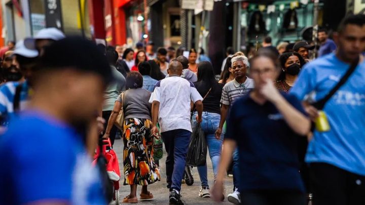 População cresce e Brasil tem 212,5 milhões de habitantes, diz IBGE