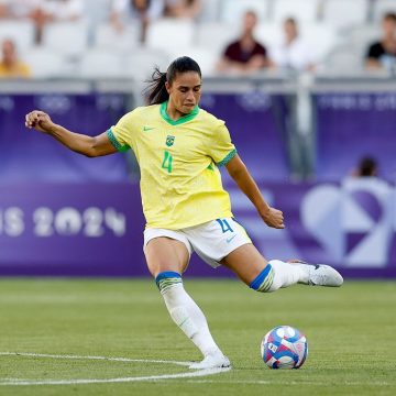 Com 100 jogos na Seleção, baiana Rafaelle conquista medalha de prata em Paris