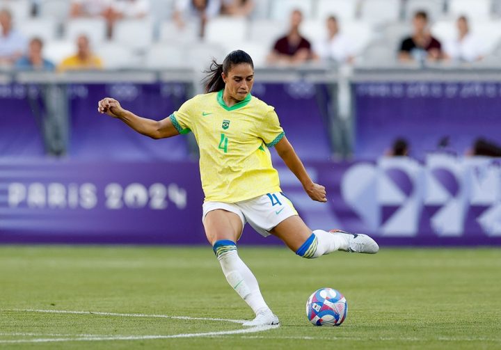 Com 100 jogos na Seleção, baiana Rafaelle conquista medalha de prata em Paris