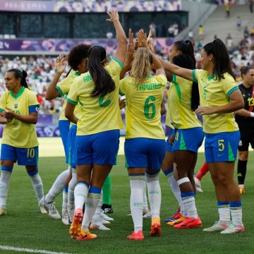 Seleção brasileira de futebol feminino conquista medalha de prata na Olimpíada de Paris