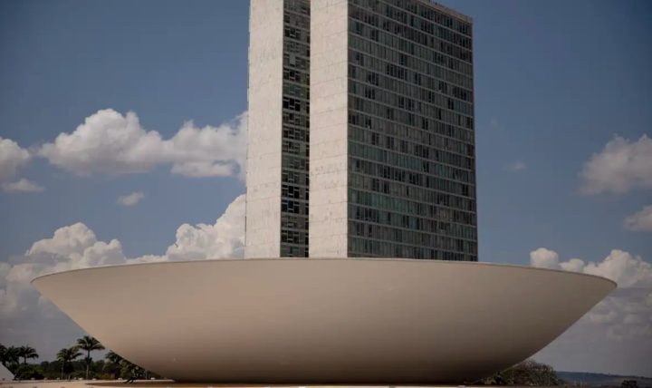 PEC que limita decisões do Supremo começa a tramitar na Câmara