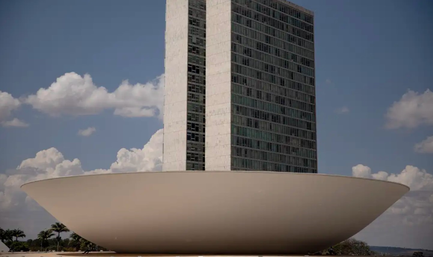 Senado discute projeto que regulamenta turismo e exploração de recursos em terras indígenas