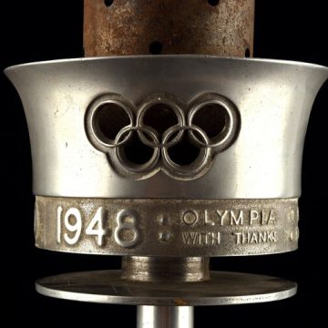 Tocha dos Jogos Olímpicos de 1948, em Londres, será leiloada por cerca de R$ 29 mil