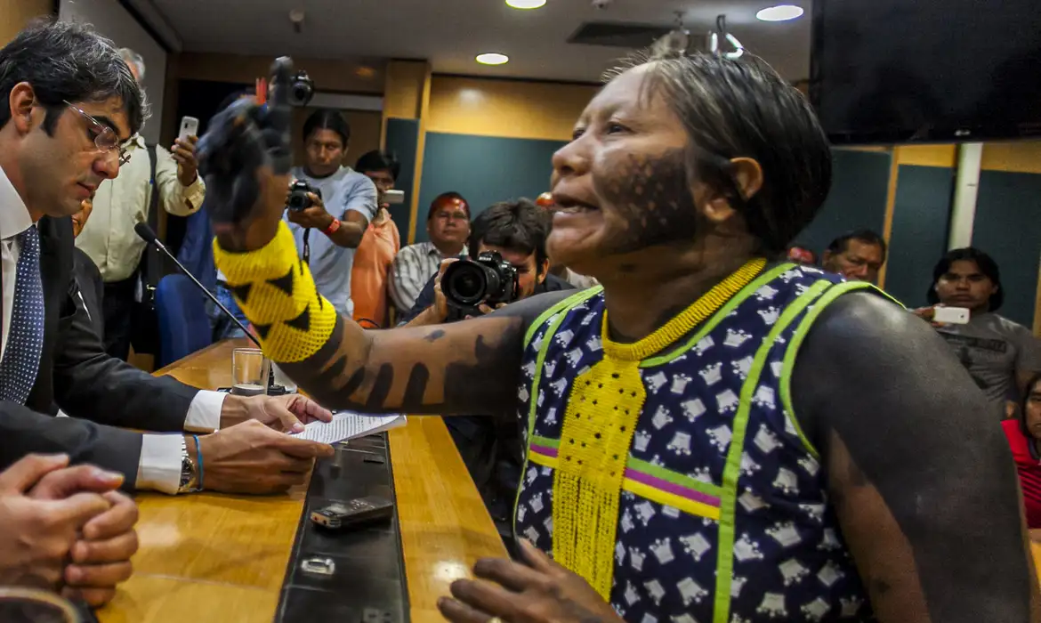 Tuíre Kayapó, ícone da defesa dos direitos indígenas, morre aos 54 anos