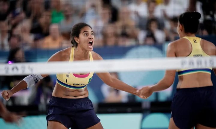 Paris-2024: Duda e Ana Patrícia garantem vaga nas quartas do vôlei de praia