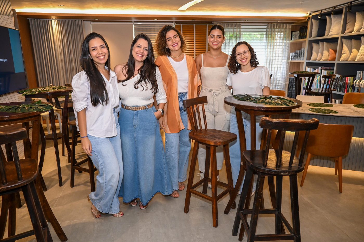 Aila Gomes, Mally Requião, Ivana Toniasso, Liz Brito e Giulia Correia