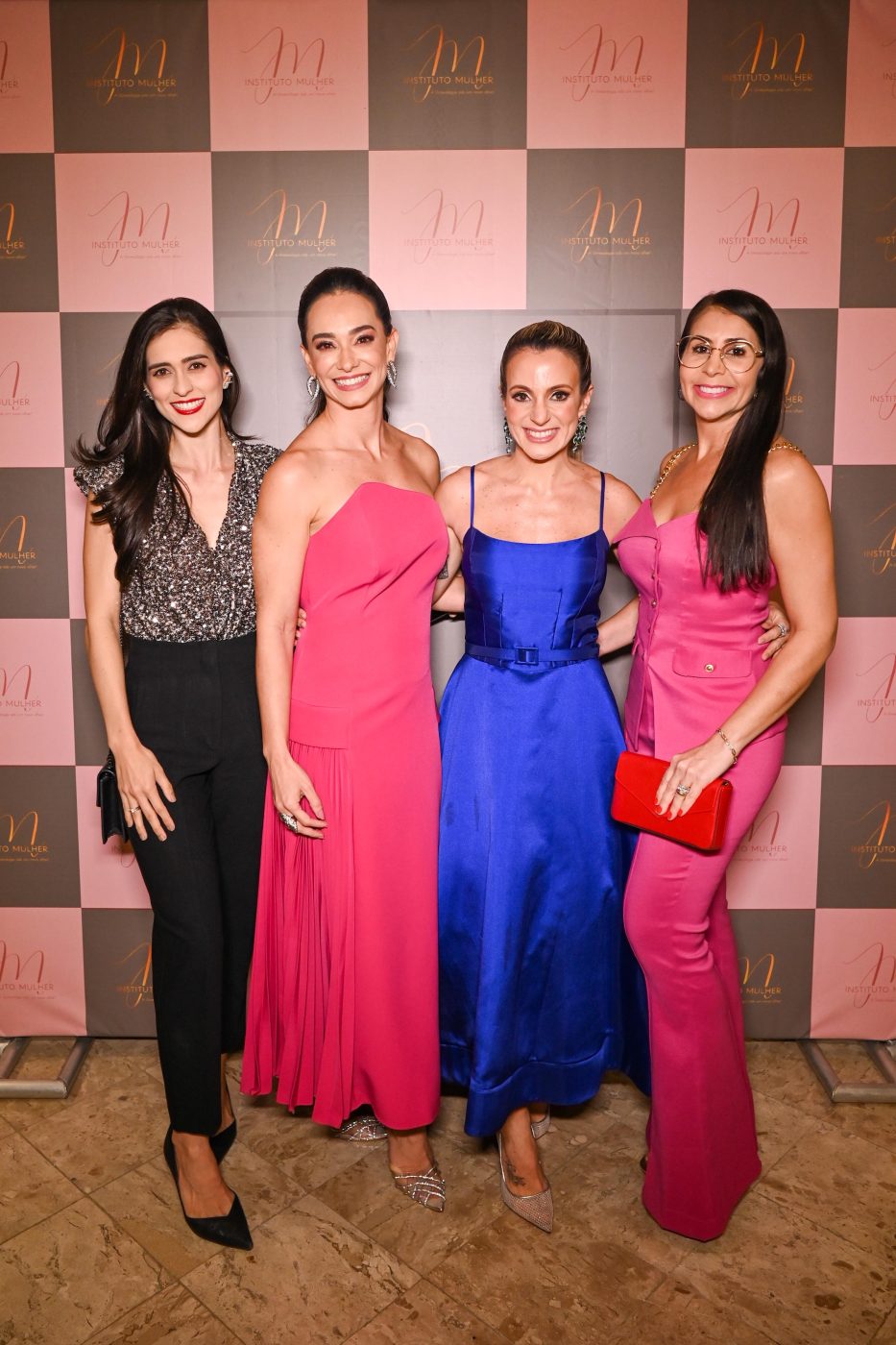 Luana Andrade, Fernanda Medeiros, Gabriela Menezes e Simone Pereira