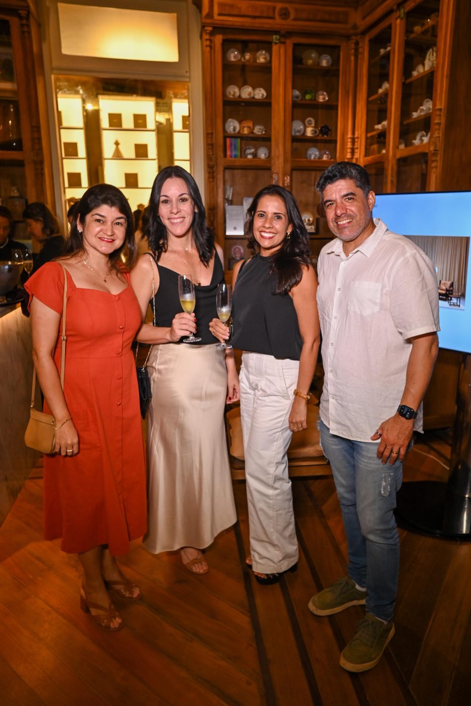 Livia Sá, Lueyde Esteves, Camila Sousa e Caio Martins