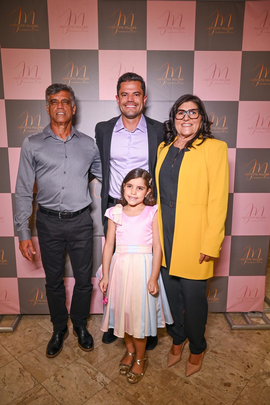 Raimundo Maurício Casais, Lucas Casais, Ana Helena e Sophia Casais