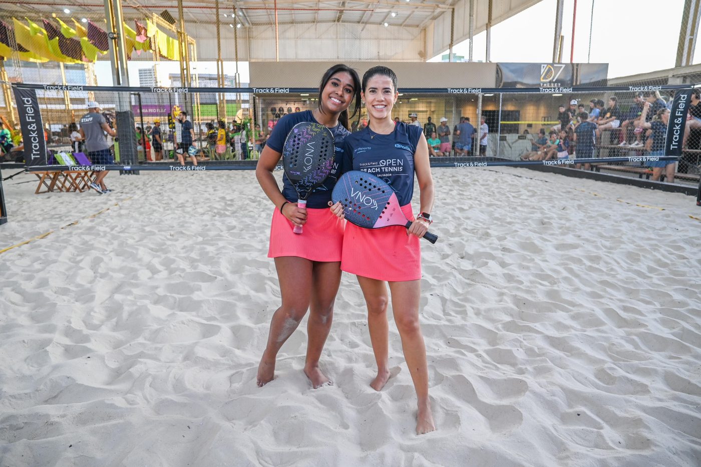 Júlia Santana e Camila Neiva