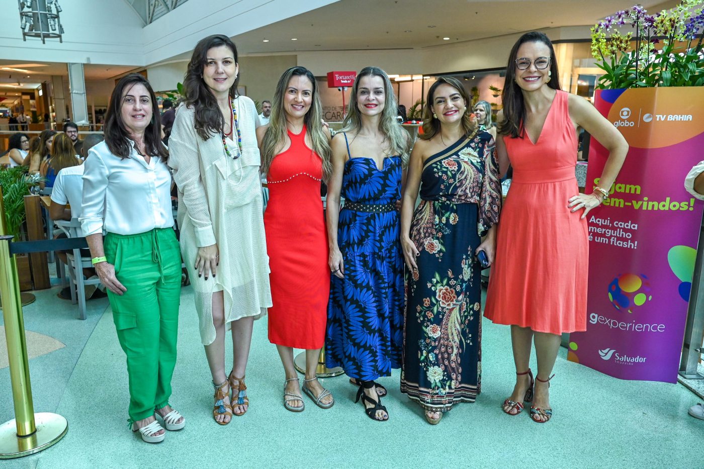 Juliana Juzzolino, Ariane Roquete, Manoela Maia, Juliana Marinho, Marianna Muniz e Fernanda Raizama