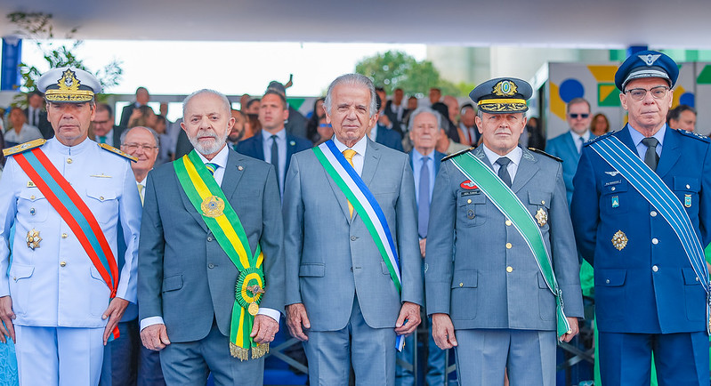 Autoridades prestigiam desfile do 7 de Setembro em Brasília; veja fotos