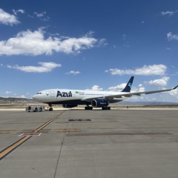 Azul incorpora nova aeronave à frota para atender sua malha de voos internacionais ; conheça a A330-200