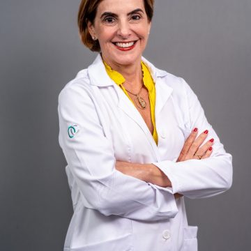 Oncologista Clarissa Mathias toma posse na Academia de Medicina da Bahia