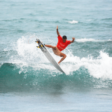 Praia da Tiririca recebe etapa do Circuito Baiano de Surf 2024 neste final de semana