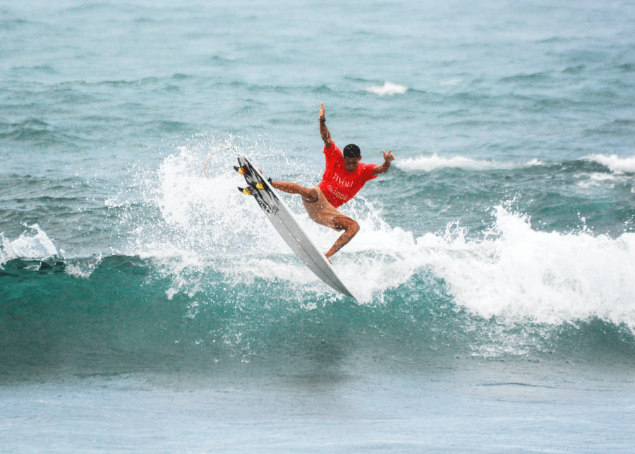 Praia da Tiririca recebe etapa do Circuito Baiano de Surf 2024 neste final de semana