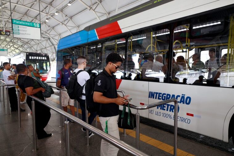 Mobilidade sustentável: novas linhas com ônibus 100% elétricos começam a operar na Região Metropolitana de Salvador