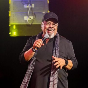 Com show em Salvador, Jorge Aragão vai circular o Brasil com nova turnê em 2025