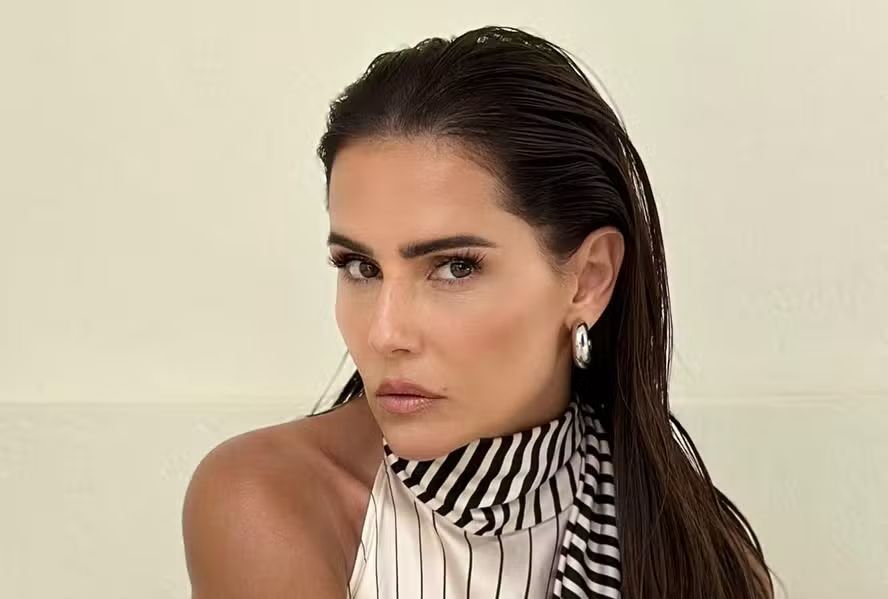 Bissexual, Deborah Secco manda recado sobre beijar mulheres