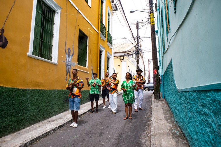 Em clima de comemoração pelos 18 anos, Grupo Botequim comanda roda de samba no Santo Antônio Além do Carmo