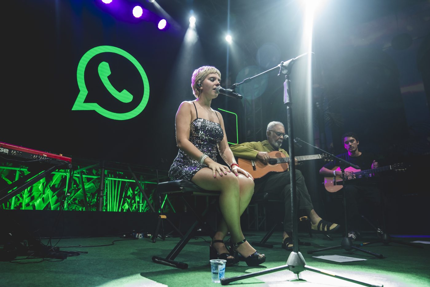 Flor Gil canta com Gilberto Gil em lançamento de single nos Arcos da Lapa