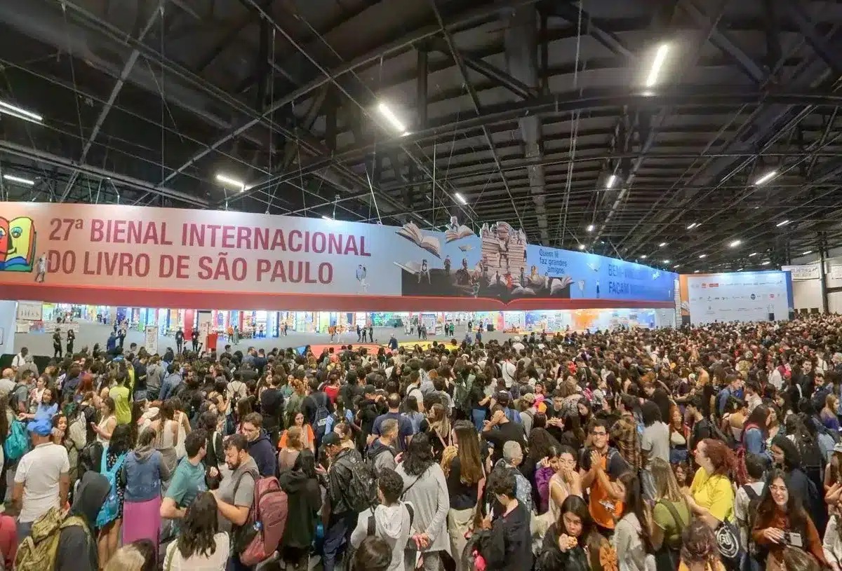 Bienal do Livro de São Paulo tem maior público em 10 anos com mais de 700 mil visitantes