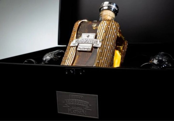 Conheça a garrafa de cachaça brasileira que custa R$1 milhão
