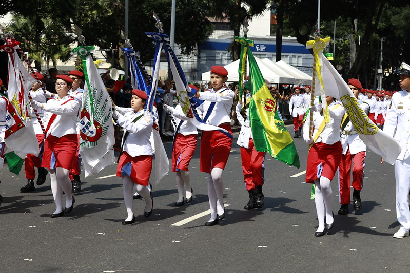 Desfile do 7 de Setembro em Salvador tem fanfarras, bombeiros e militares; veja fotos