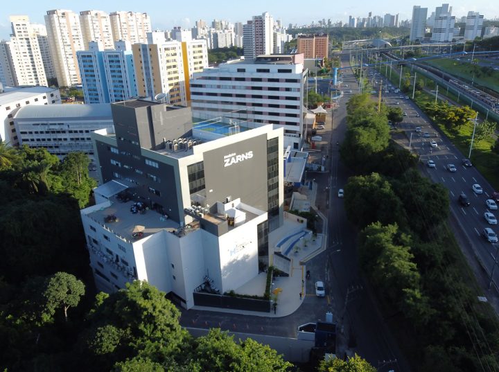 Faculdade Zarns Salvador conquista nota máxima em Medicina e recebe conceito de excelência pelo MEC