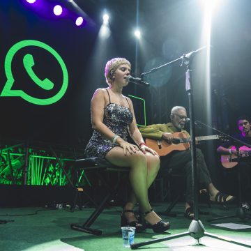 Flor Gil canta com Gilberto Gil em lançamento de single nos Arcos da Lapa