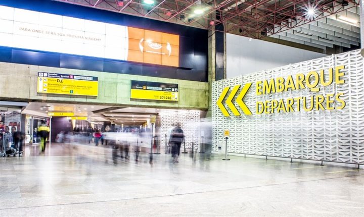 Projeto de Lei quer exigir cartaz nos aeroportos com informações aos turistas; entenda