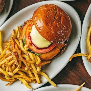 Duas hamburguerias brasileiras estão na lista das melhores do mundo; conheça