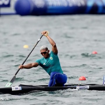 Baiano Isaquias Queiroz fecha Brasileiro de Canoagem Velocidade com seis ouros